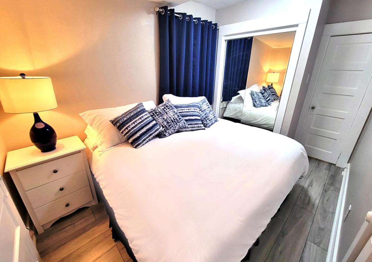 Beautiful Guesthouse, Sleeps 4 - Kitchen, Private Laundry, Ac, Parking, 65' Tv, Close To Stores, Restaurants & Beach Long Beach Eksteriør billede