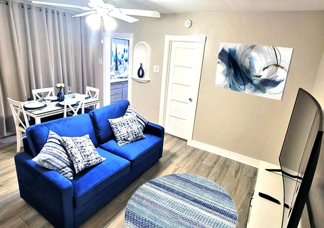 Beautiful Guesthouse, Sleeps 4 - Kitchen, Private Laundry, Ac, Parking, 65' Tv, Close To Stores, Restaurants & Beach Long Beach Eksteriør billede